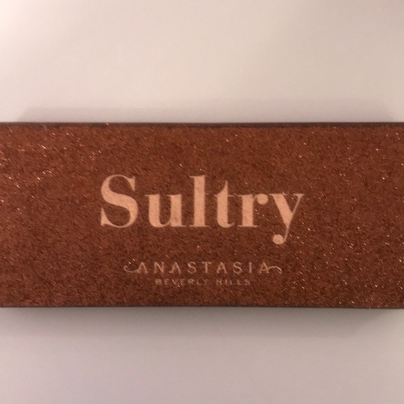 Sultry palette abh